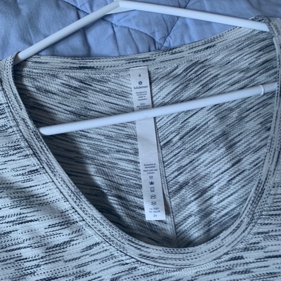 Lululemon Long Sleeve BNWOT - Picture 4 of 4
